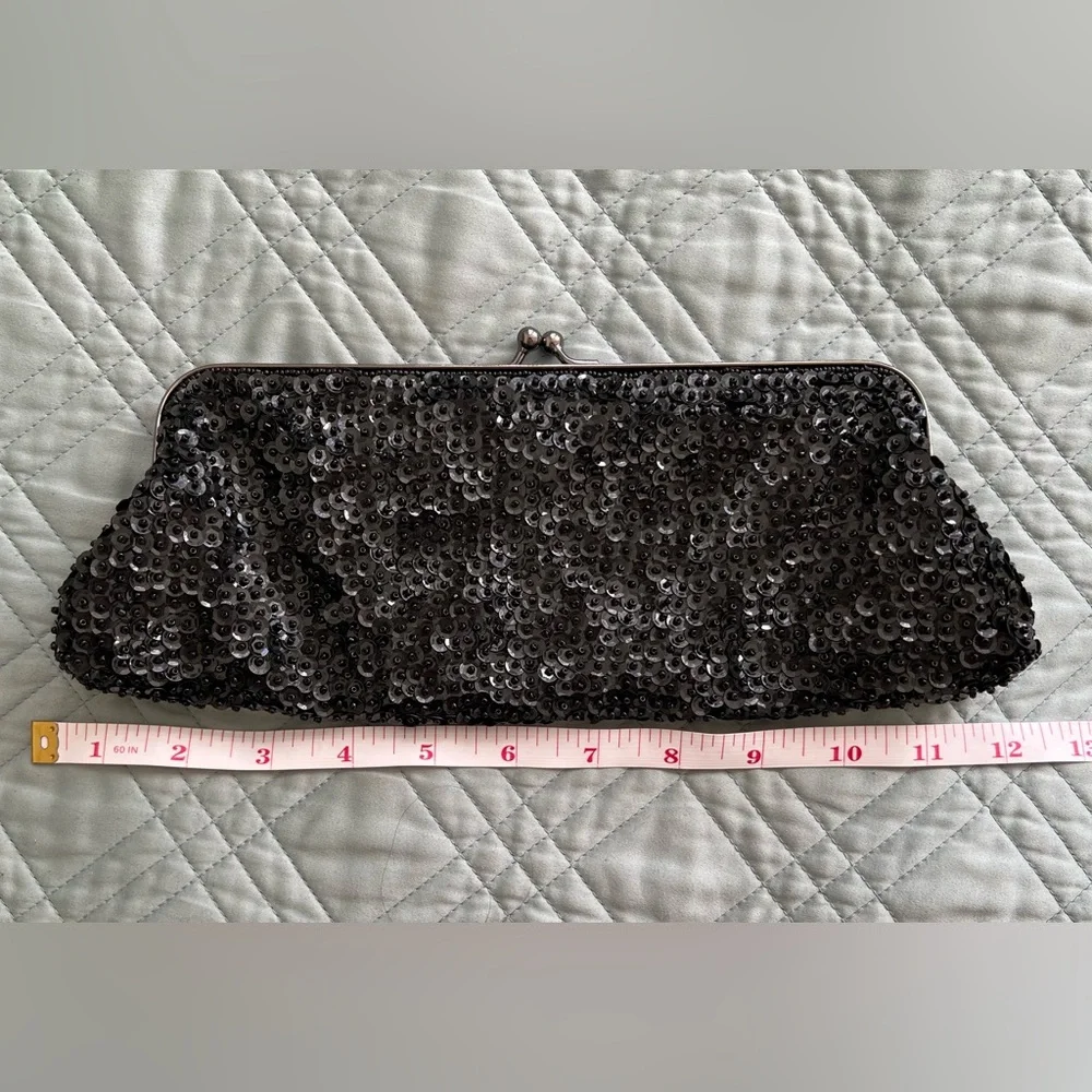 EXPRESS Beaded Black Sequin Kisslock Clutch Dressy Formal Party Prom Pouch